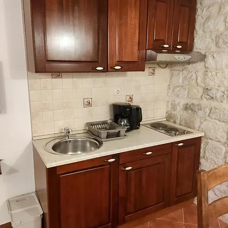 Old Town By Ivo 特罗吉尔