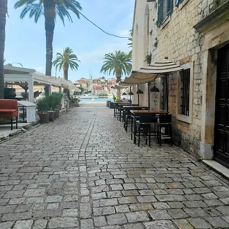 Old Town By Ivo * 特罗吉尔