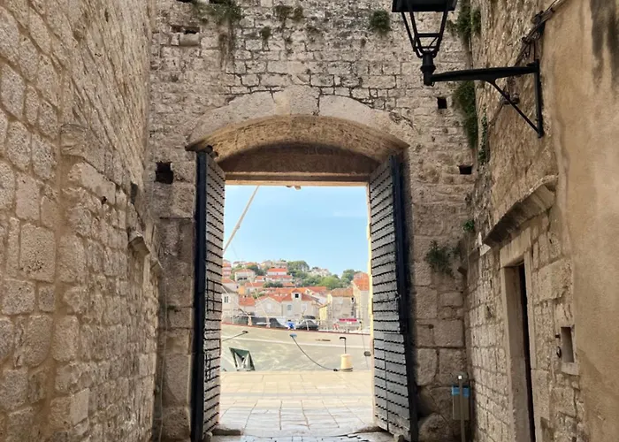 Daire Old Town By Ivo Trogir