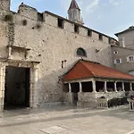 Old Town By Ivo