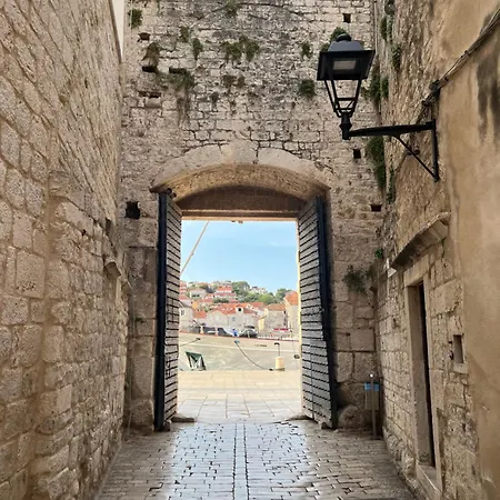 Lägenhet Old Town By Ivo Trogir