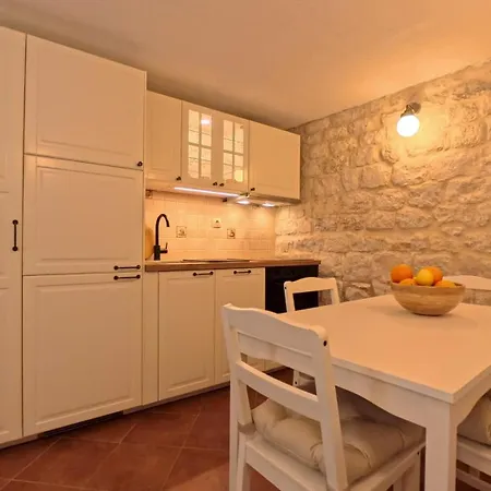 Old Town By Ivo 公寓